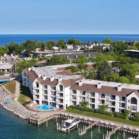 359 Edgewater Inn Charlevoix Extérieur photo