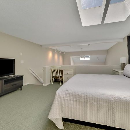 359 Edgewater Inn Charlevoix Extérieur photo